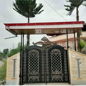 درب حیاط در بومهن