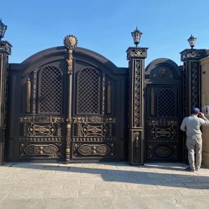 درب حیاط در سنندج
