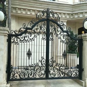 درب حیاط در ارومیه