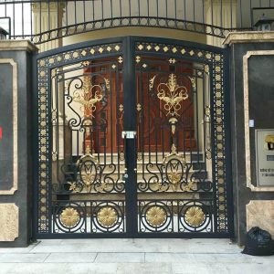 درب حیاط اصفهان