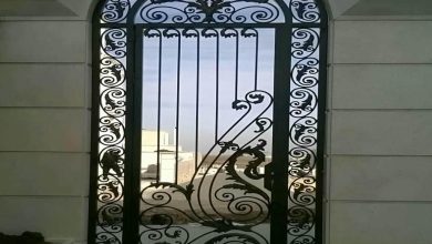 درب حیاط در کمال شهر