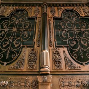 درب حیاط در ساوه