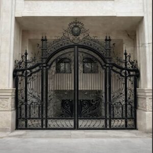 درب حیاط در تهران