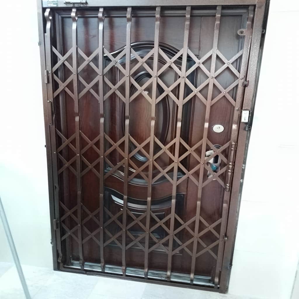 اجرای حفاظ آکاردئونی کم جا راهرو با ریل تراز
