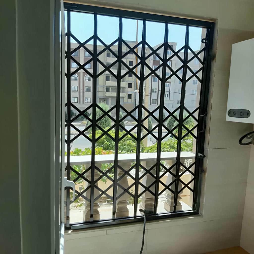 ساخت درب آکاردئونی برای واحد اداری با ابعاد سفارشی