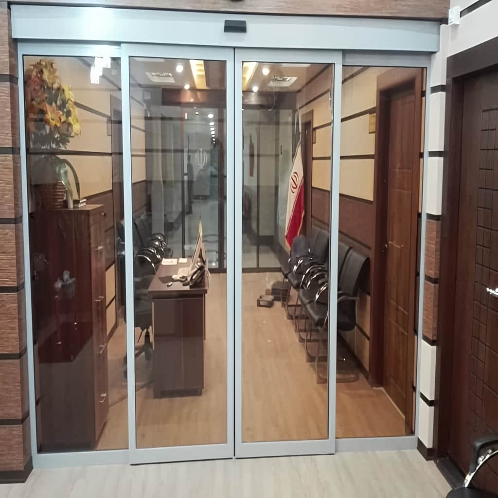 درب اتوماتیک شیشه ای با ریل کشویی روان