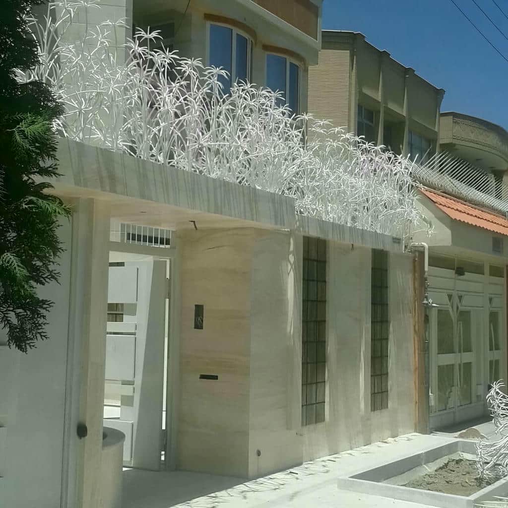 سفارش حفاظ دیوار سیم خاردار ترکیبی با پایه مقاوم