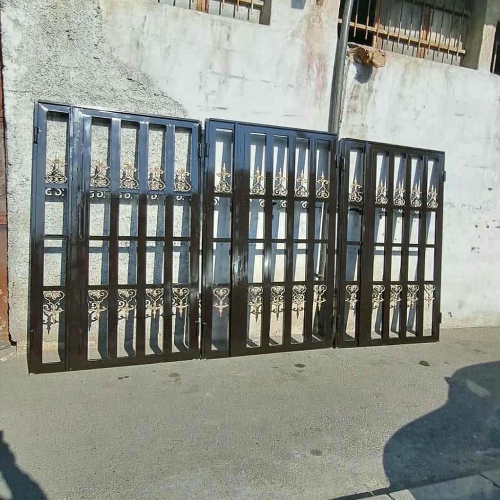 خرید حفاظ درب آپارتمان ضد دیلم با قفل محافظت‌شده