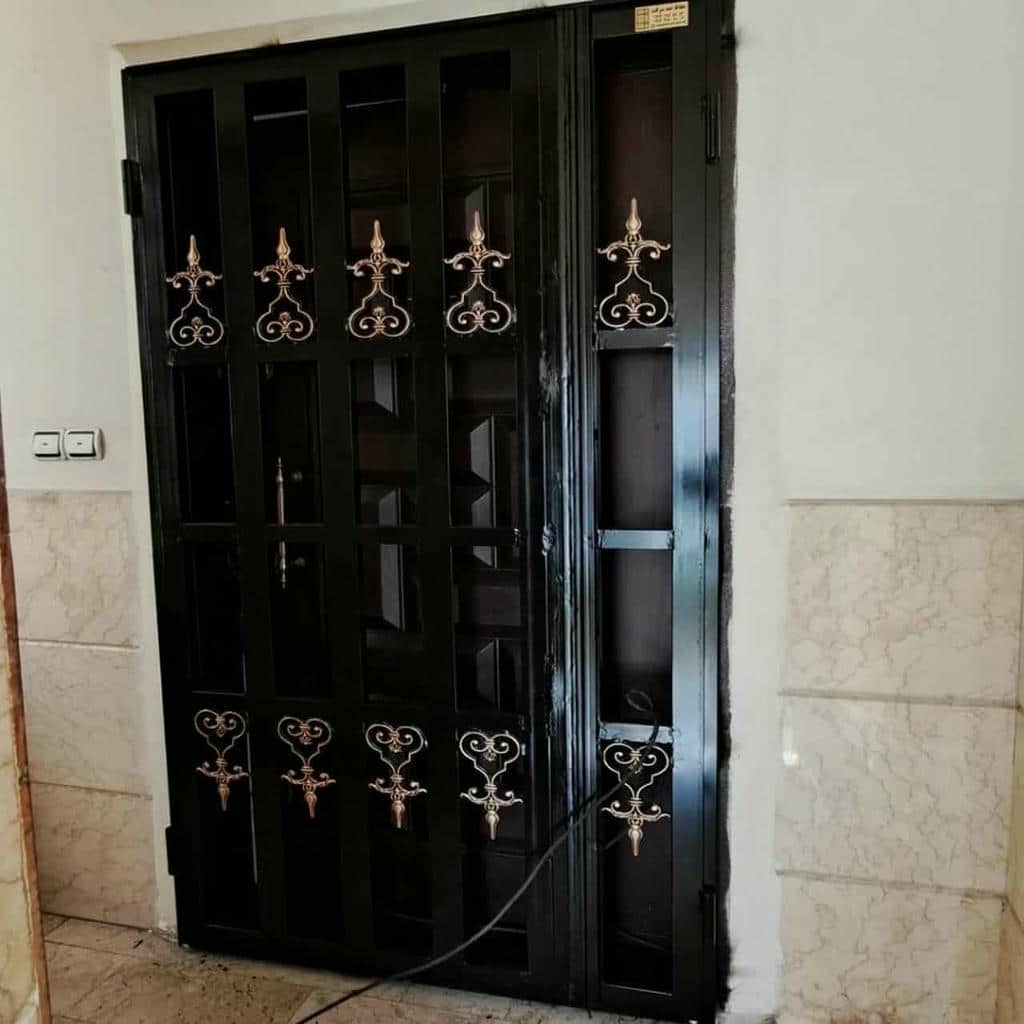 خدمات نصب حفاظ درب آپارتمان ضد دیلم با اجرای تراز