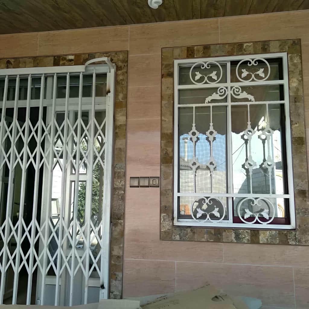 خدمات نصب حفاظ پنجره دوجداره ضد سرقت با مهار ایمن
