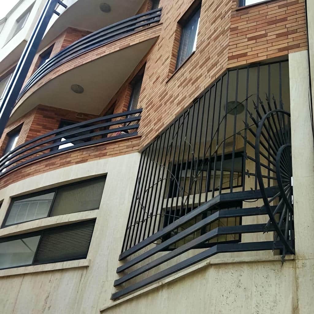 اجرای حفاظ پنجره رنگی کوره ای برای پنجره همکف