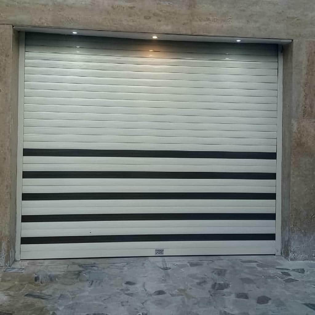 نصب درب کرکره ای پارکینگ اتوماتیک روی ورودی خودرو