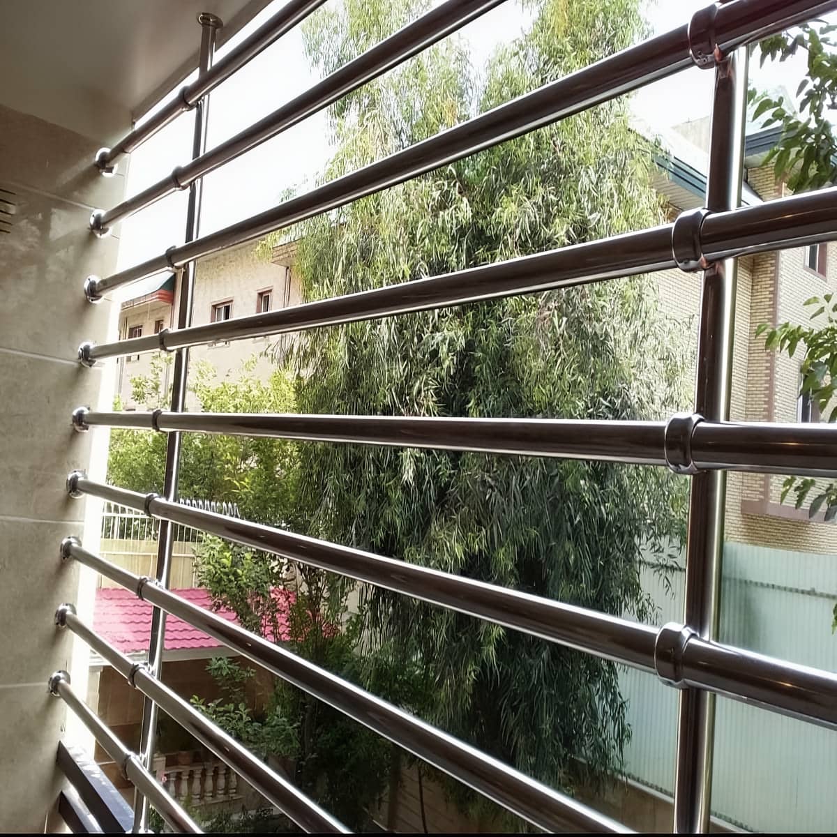نرده استیل 304 ضدزنگ با فریم مناسب بالکن
