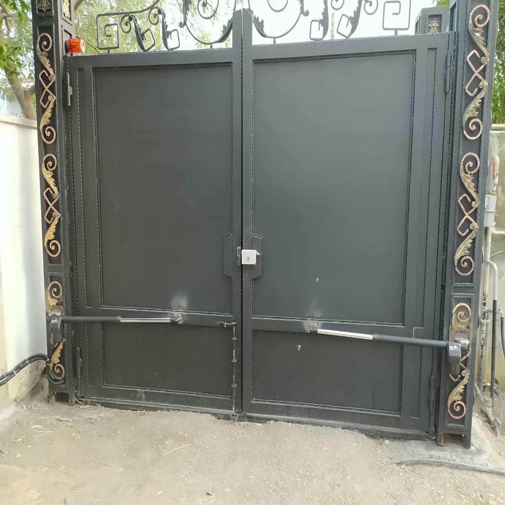 جک سنگین درب حیاط دو لنگه با مدار فرمان دقیق