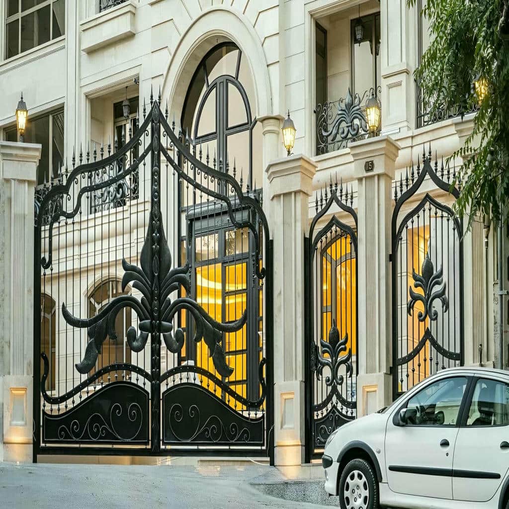 درب پارکینگ فلزی نمای ساختمان با طرح ساده و رنگ مات