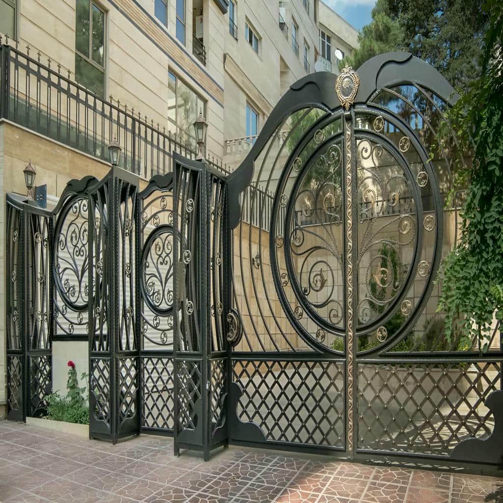 درب پارکینگ با شاسی فلزی تقویت شده با پوشش ضدزنگ