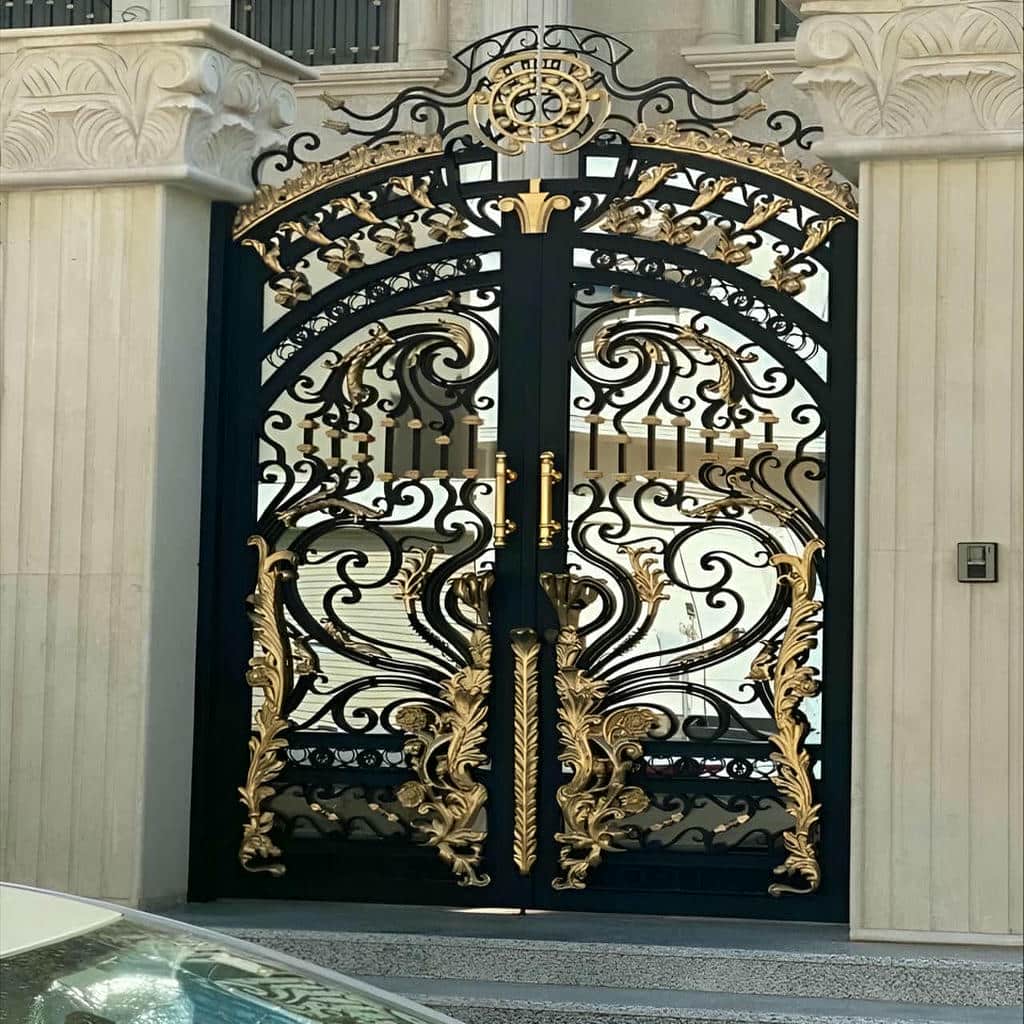 درب پارکینگ پروفیلی ساده با شاسی فلزی محکم