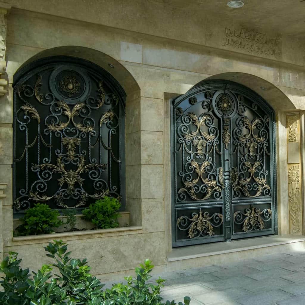 درب حیاط ورق پانچ با ورق فلزی مقاوم