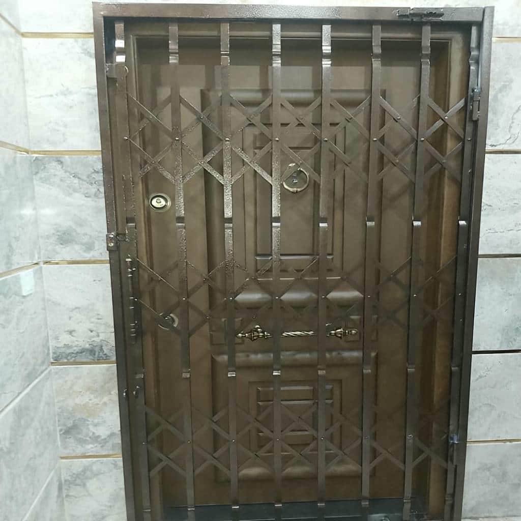 درب آکاردئونی با ساختار جمع شونده روان