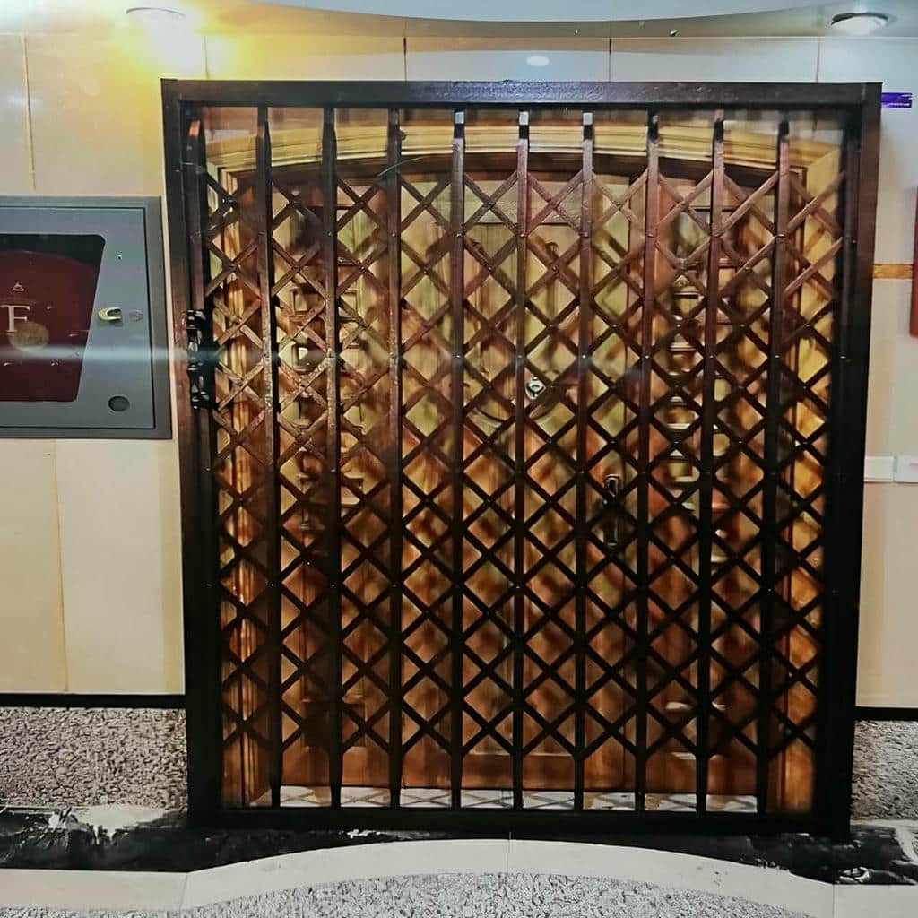 حفاظ آکاردئونی با حرکت روان برای رفت و آمد ساکنان حفاظ آکاردئونی با حرکت روان برای رفت و آمد ساکنان