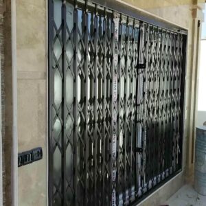 محافظ درب آپارتمان فلزی با ساختار مقاوم ورودی