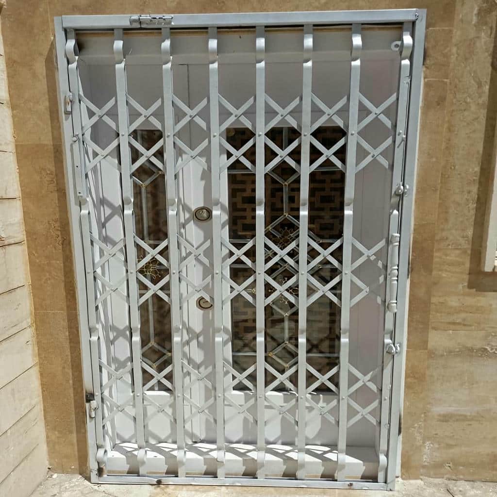 حفاظ ریلی درب با حرکت روان برای رفت و آمد حفاظ ریلی درب با حرکت روان برای رفت و آمد