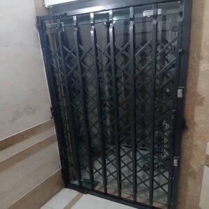 حفاظ درب ورودی فلزی مناسب پروژه های لوکس