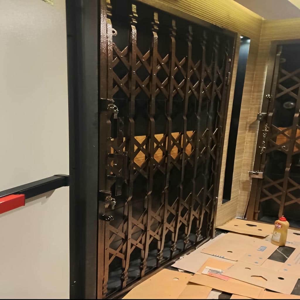 حفاظ ریلی درب با طرح هماهنگ فرفورژه حفاظ ریلی درب با طرح هماهنگ فرفورژه