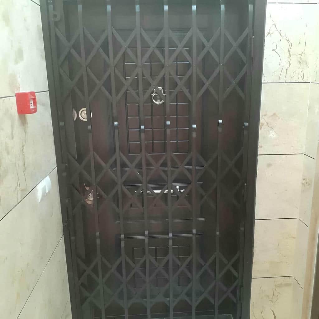 حفاظ ضربدری آکاردئونی با قفل مناسب کنترل دسترسی