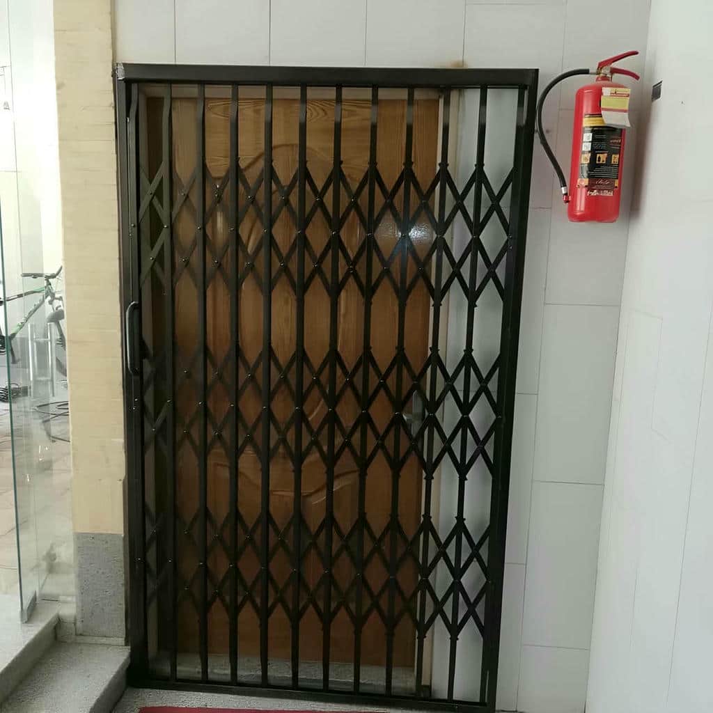 نرده آکاردئونی با متریال مقاوم برای استفاده روزانه