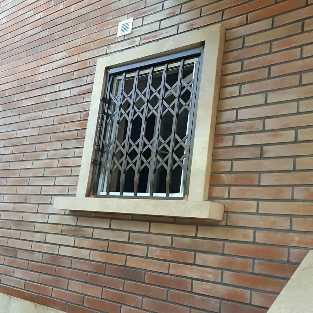 حفاظ کشویی فلزی مناسب امنیت ورودی مجتمع پرتردد
