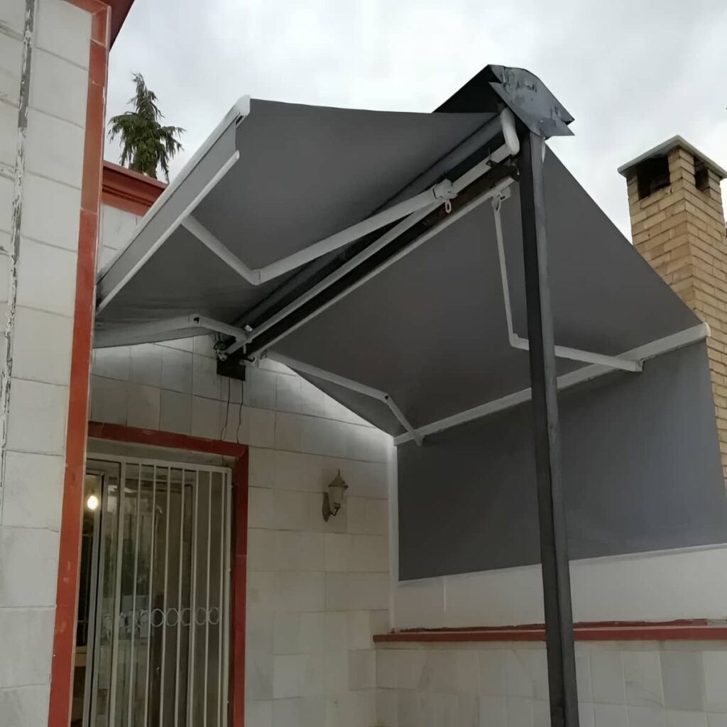 سایبان مغازه با رنگ هماهنگ نمای نوساز