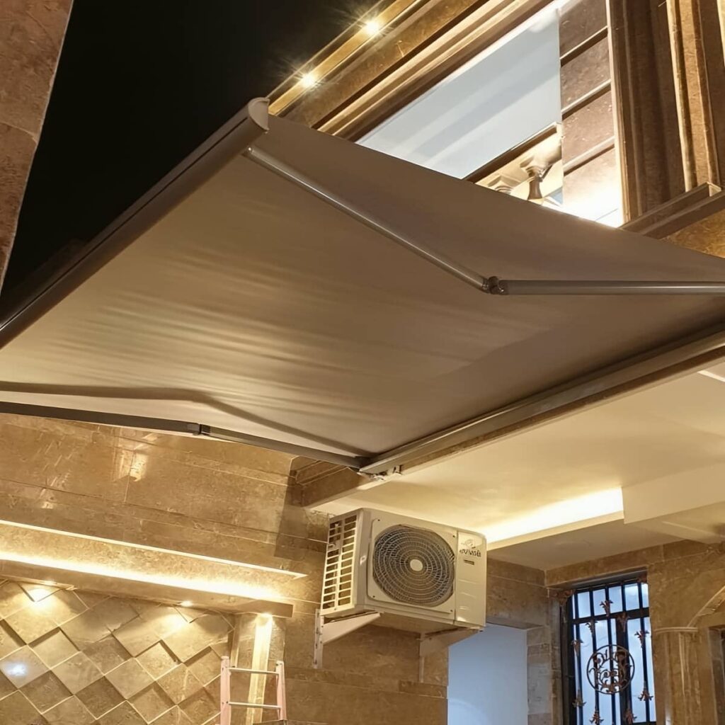 سایبان برقی در حالت باز برای کنترل سایه سایبان برقی در حالت باز برای کنترل سایه