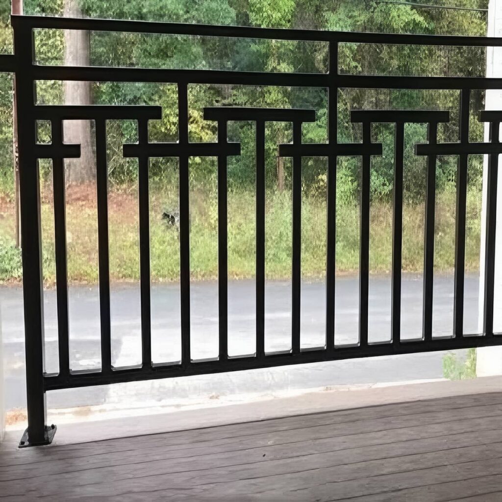 نرده کلاسیک بالکن با ساختار ایمن برای استفاده روزانه