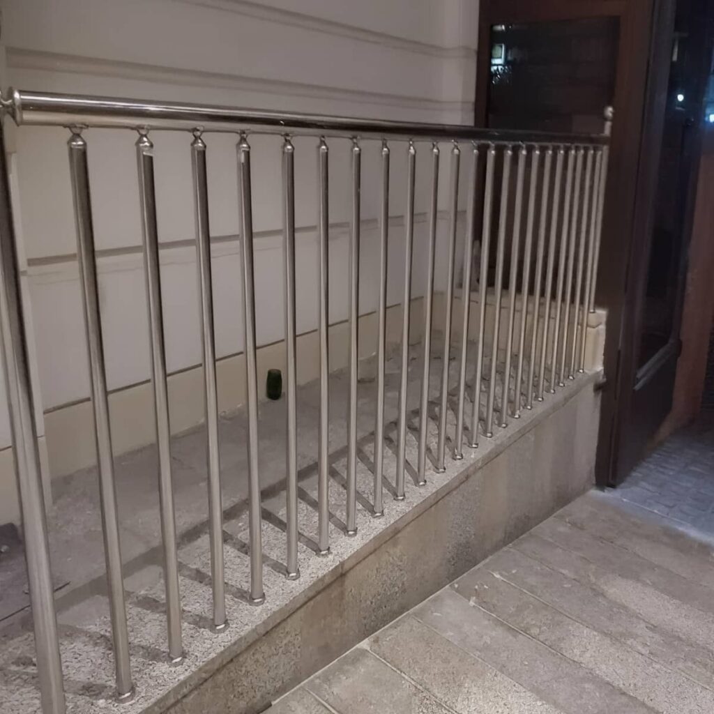 جان پناه بالکن با ساختار ایمن برای استفاده روزانه