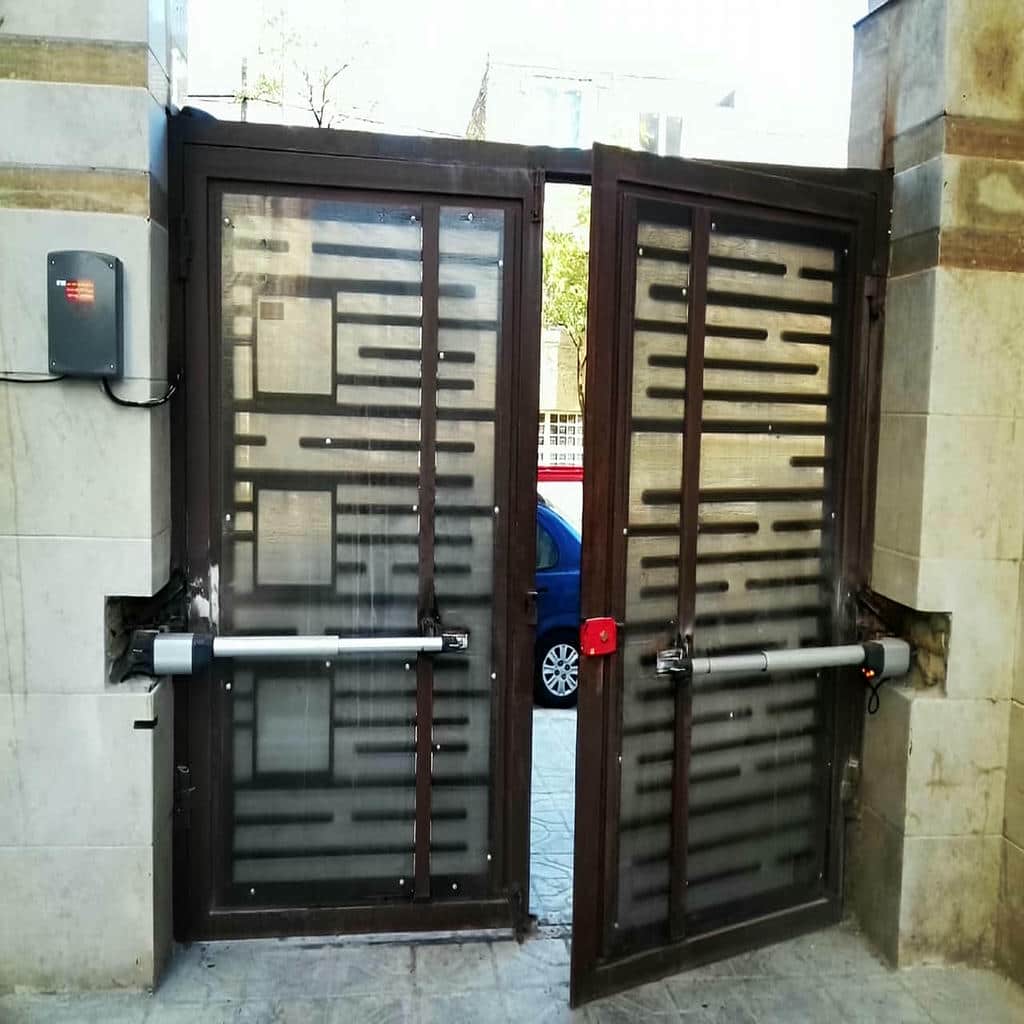 جک بازویی در نمونه اجرای ورودی پارکینگ مسکونی جک بازویی در نمونه اجرای ورودی پارکینگ مسکونی