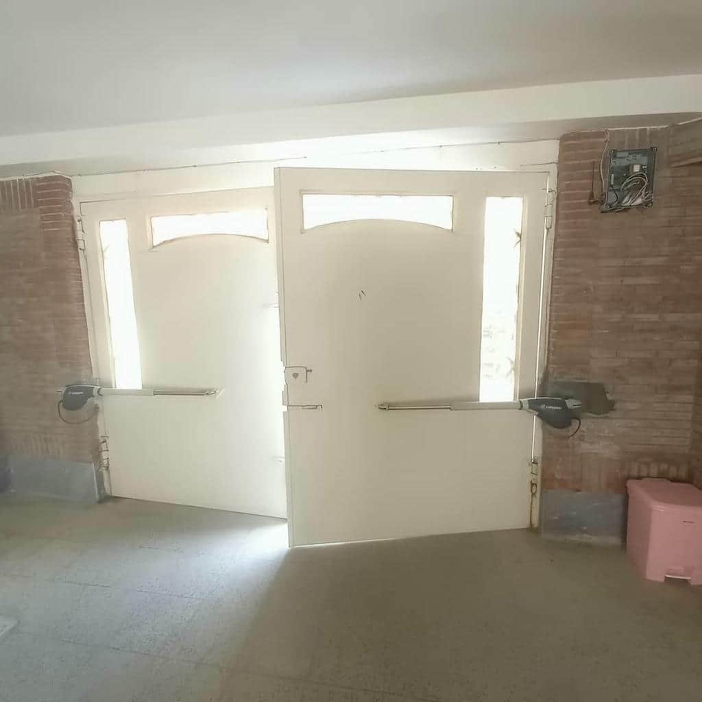 جک ریلی در نمونه اجرای درب پارکینگ پرتردد جک ریلی در نمونه اجرای درب پارکینگ پرتردد