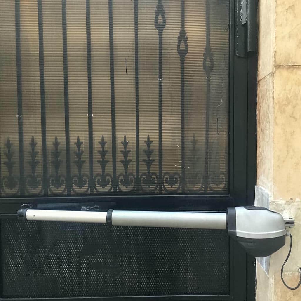 جک تک لنگه با تجهیزات مناسب محیط مرطوب