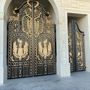 درب ویلایی فلزی با بدنه ساده و مقاوم برای امنیت ورودی