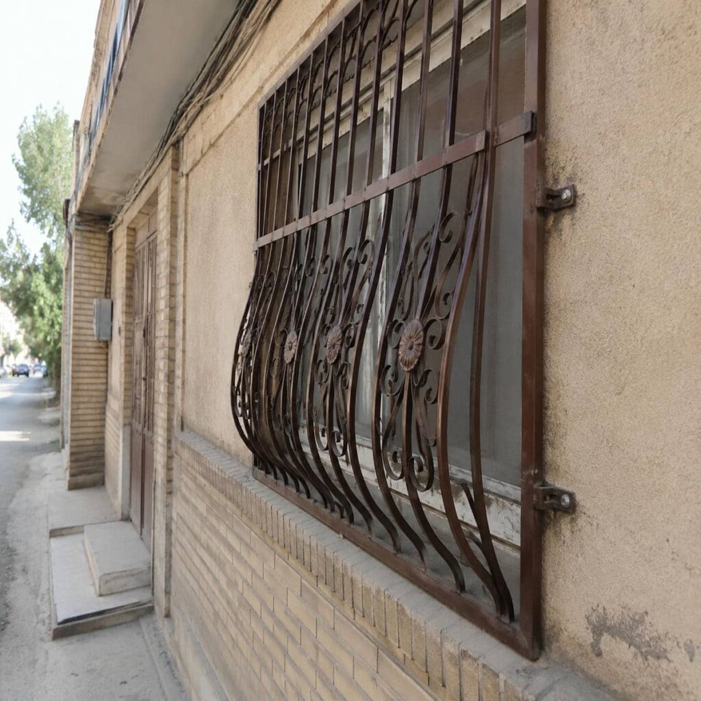 نرده پنجره مقاوم با پوشش مناسب فضای بیرونی