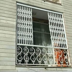 حفاظ پنجره متحرک آهنی مشکی با حرکت روان روزانه