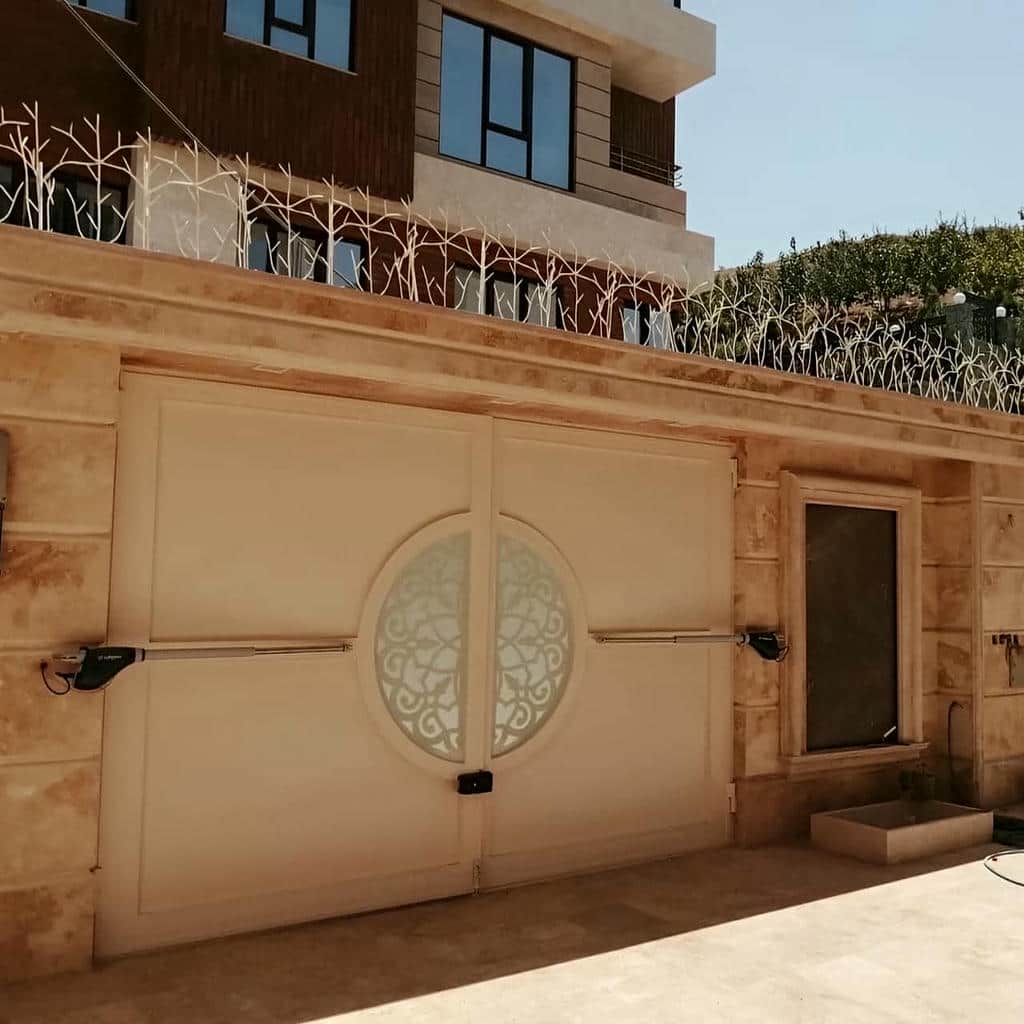 جک پارکینگی ورودی ساختمان مدرن