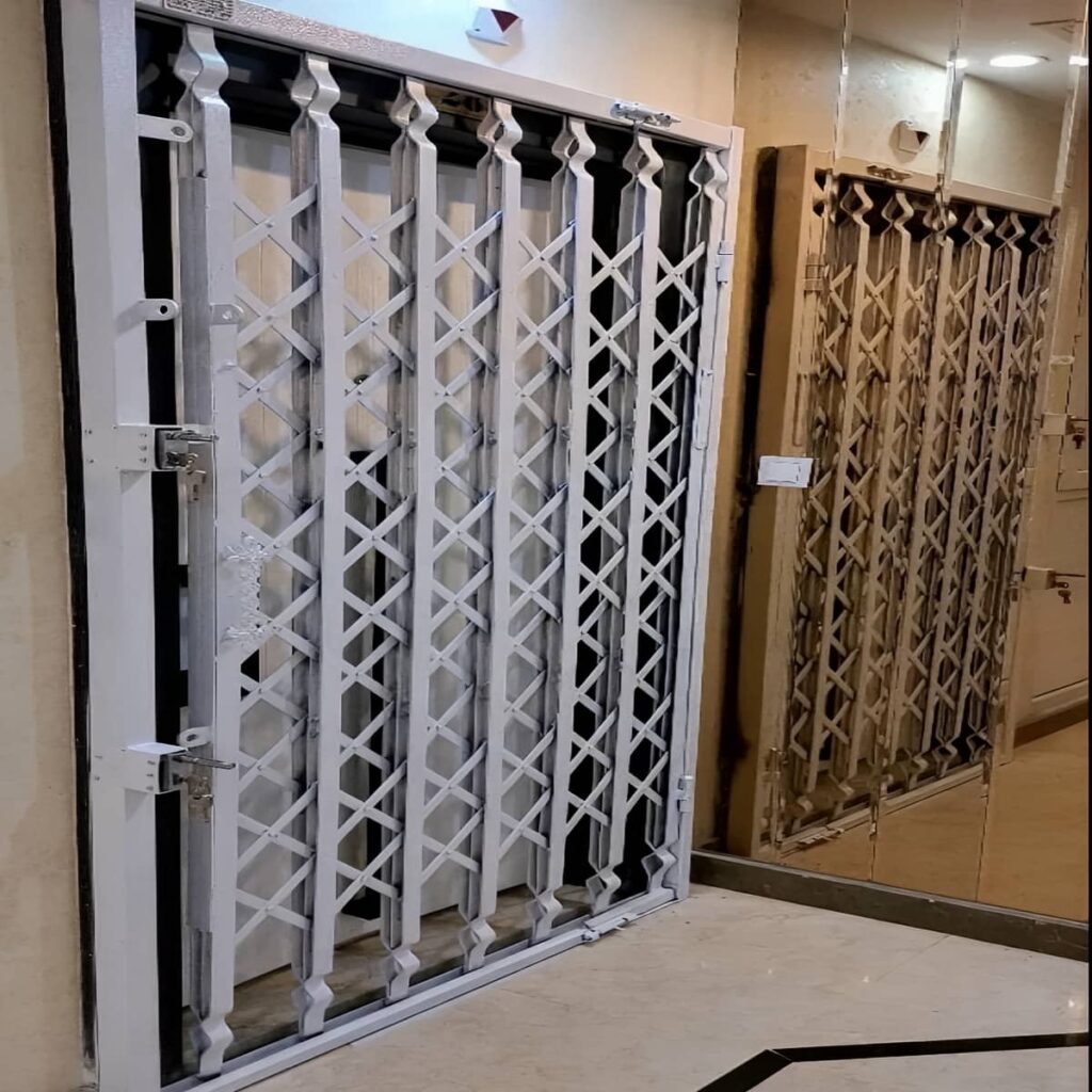 حفاظ آکاردئونی رنگ شده ورودی ساختمان حفاظ آکاردئونی رنگ شده ورودی ساختمان