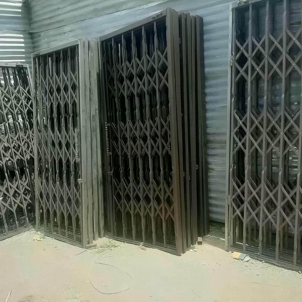 حفاظ آکاردئونی شبکه ای برای ساختمان مسکونی