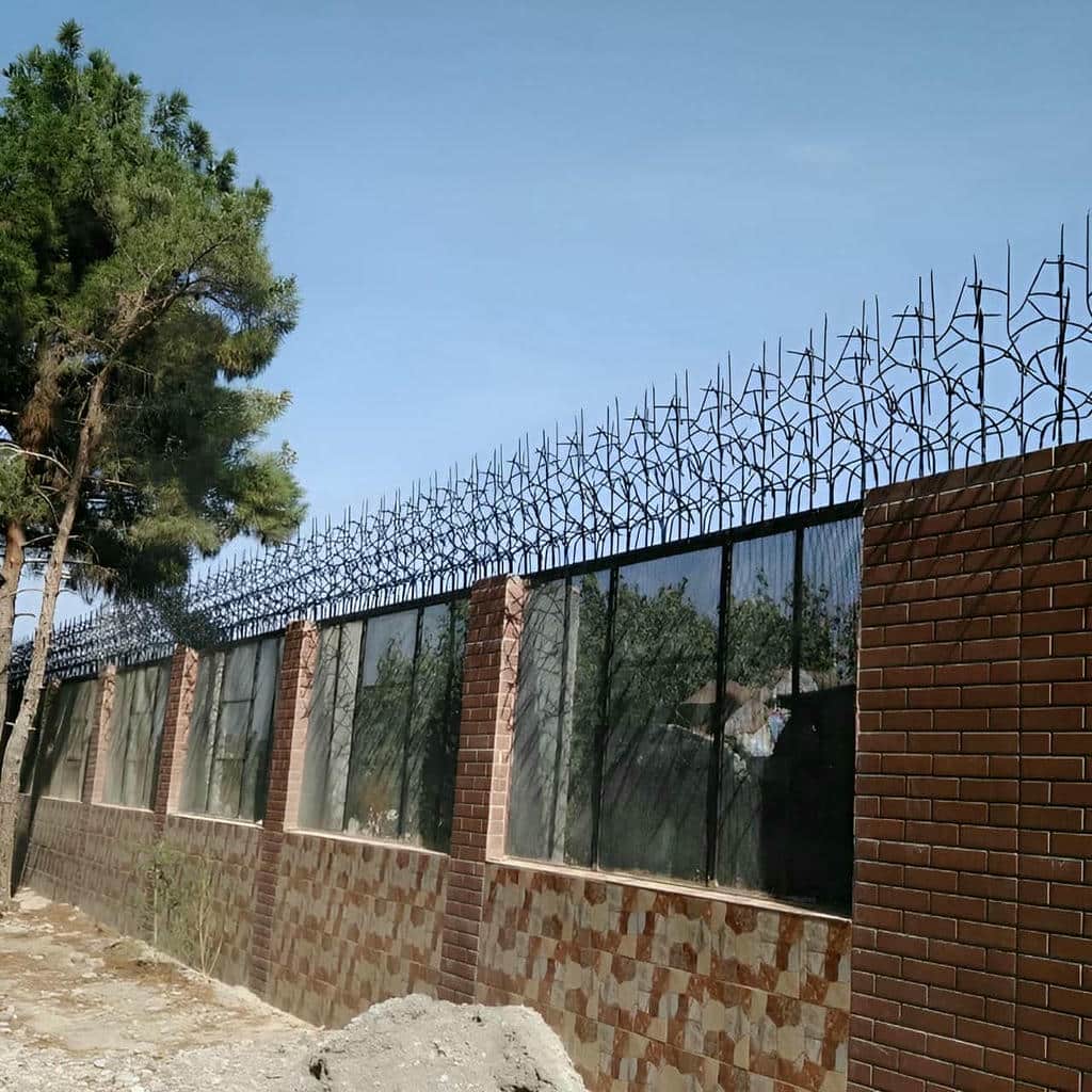 حفاظ دیوار بجنورد مدل فلزی مشکی