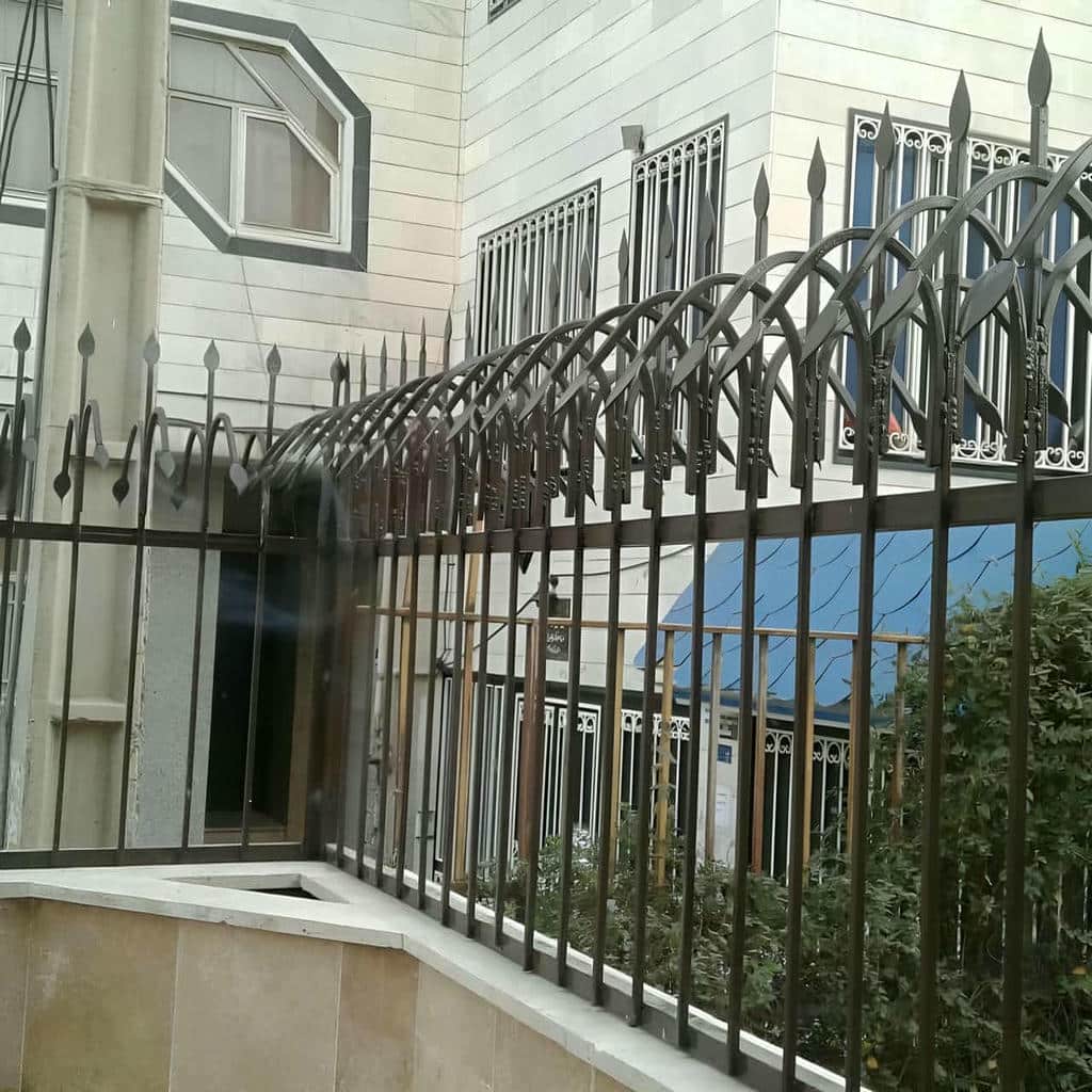حفاظ دیوار یزد با مدل شاخ گوزنی