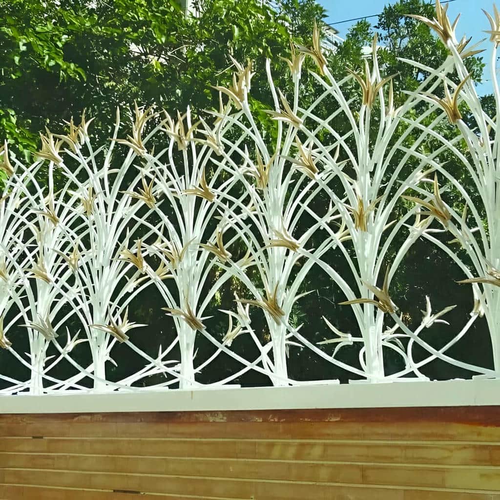 حفاظ سرنیزه ای استان یزد برای محوطه ساختمان