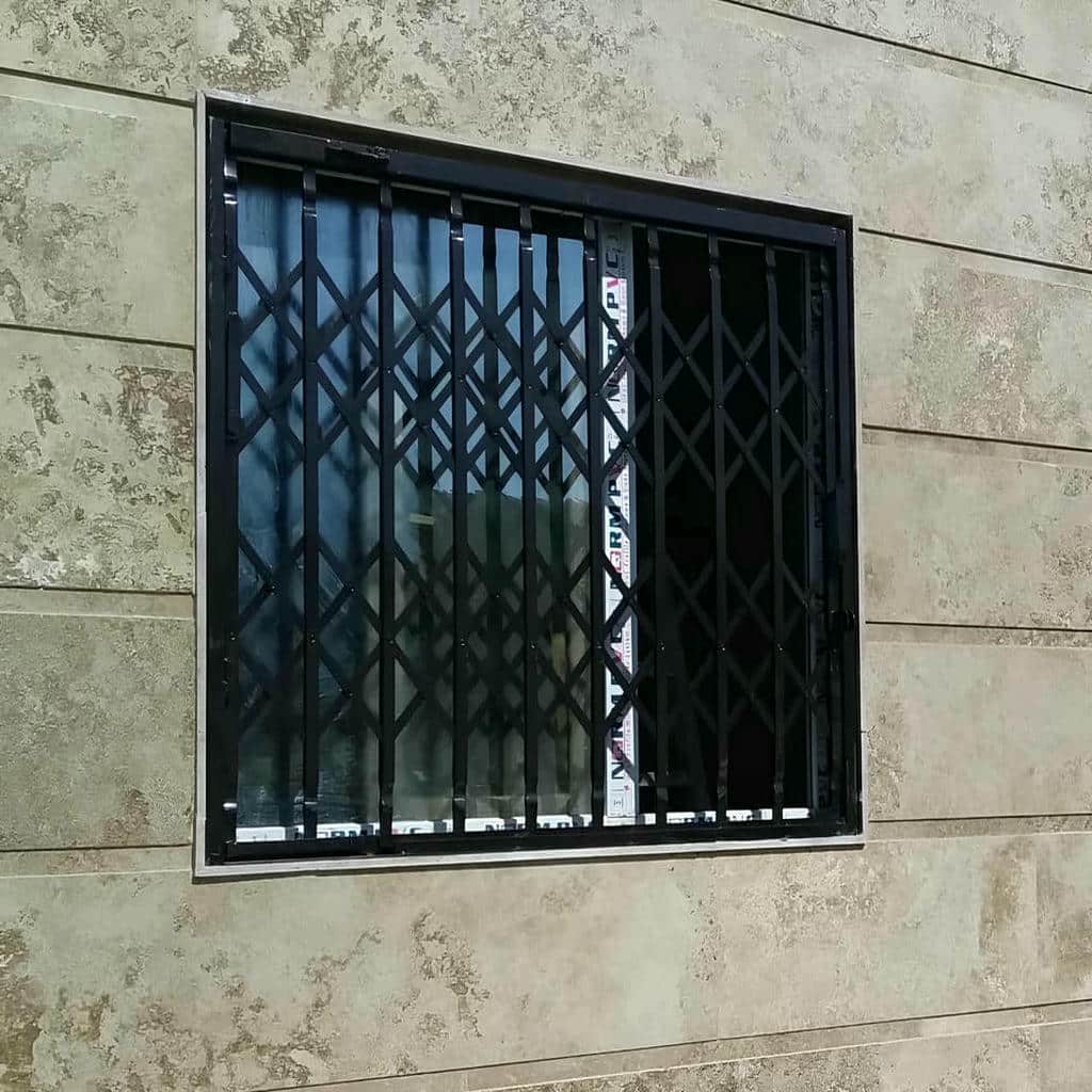 درب آکاردئونی استان چهارمحال و بختیاری با پوشش رنگی