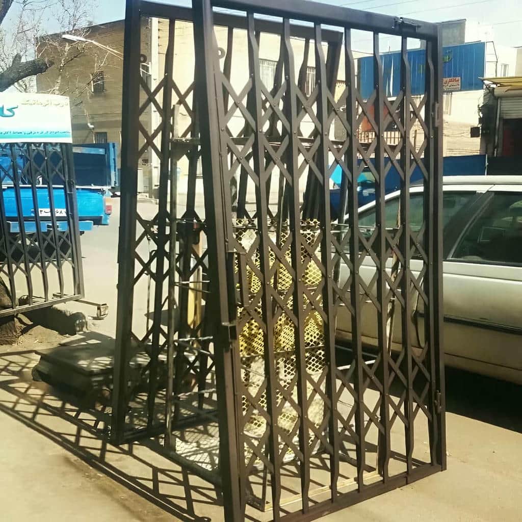 درب آکاردئونی با قفل مقاوم برای فضای مسکونی درب آکاردئونی با قفل مقاوم برای فضای مسکونی