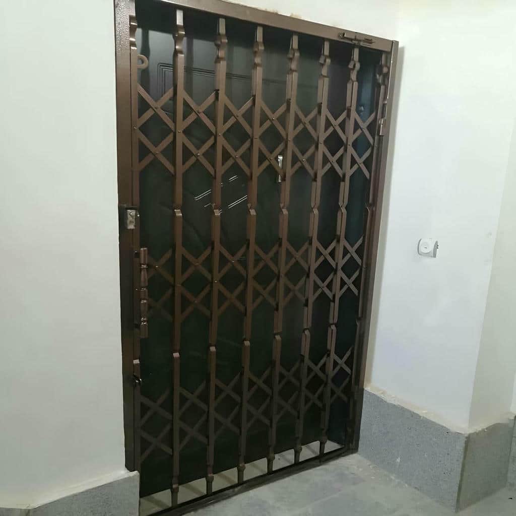 محافظ آکاردئونی نمای مدرن ساختمان